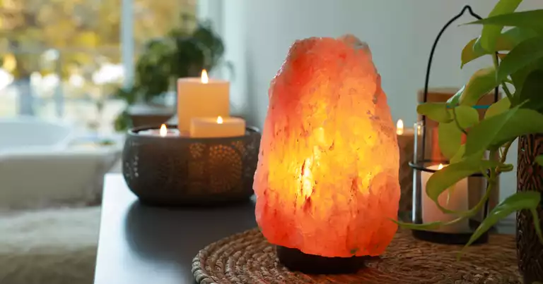 himalayan salt lamps purifying the air